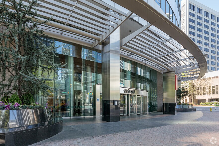 More Photos Of 1100 Wilson Blvd, Arlington Office For Lease