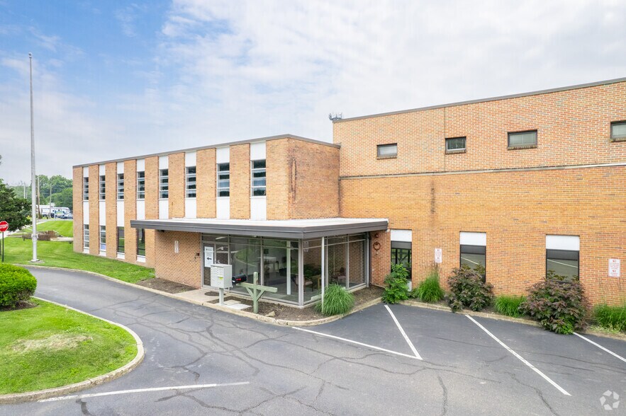 Primary Photo Of 31 Oak Ave, Chalfont Warehouse For Lease