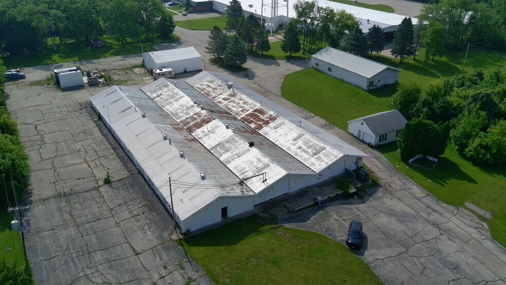 More Photos Of 5560 E Buss Rd, Clinton Warehouse For Sale
