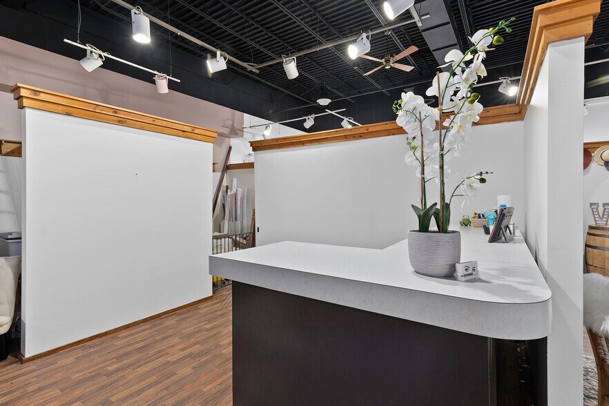 More Photos Of 33 W King St, Rhinelander Storefront Retail Office For Sale