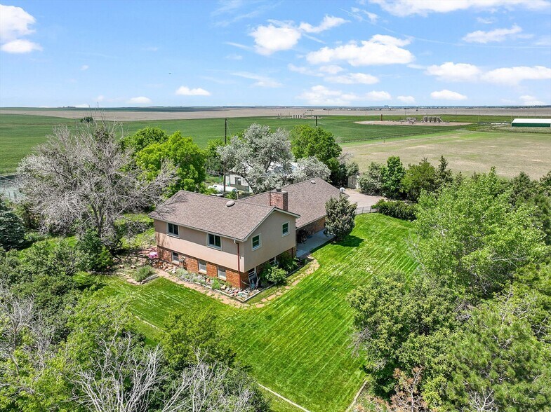 More Photos Of 1335 S Kio St, Watkins Veterinarian Kennel For Sale