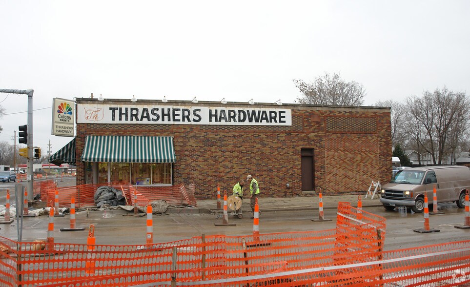 Primary Photo Of 3001 E 14th St, Des Moines Freestanding For Lease