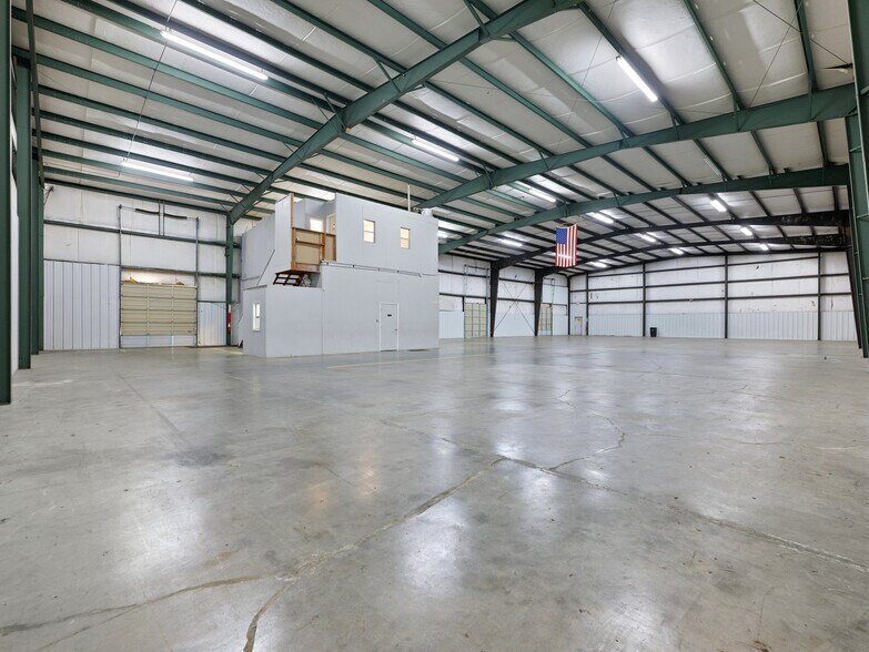 More Photos Of 1225 Royal Dr, Conyers Warehouse For Lease