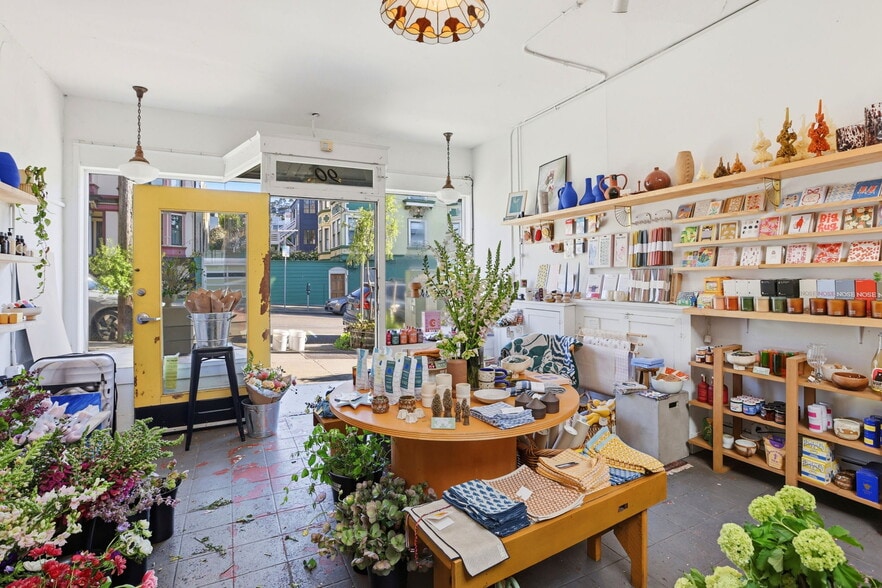 More Photos Of 90 Parnassus Ave, San Francisco General Retail For Lease