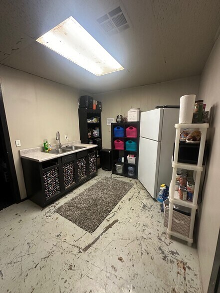 More Photos Of 465164 US-64 Hwy, Sallisaw General Retail For Sale