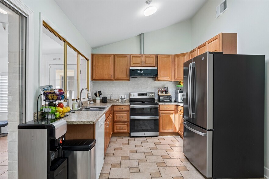 More Photos Of 2421 E Cairo Dr, Tempe Healthcare For Sale