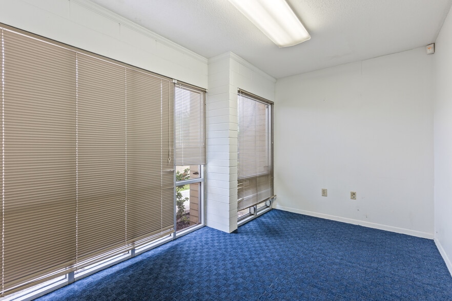 More Photos Of 260 S Marion Ave, Lake City Medical For Lease