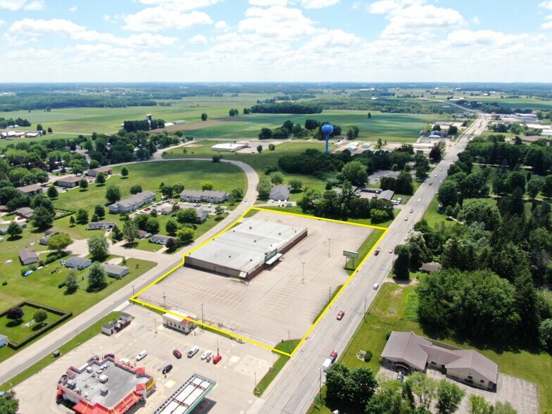 More Photos Of 291 S Main St, Clintonville Freestanding For Sale