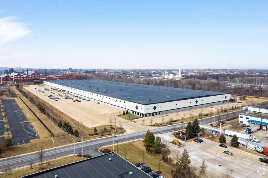 More Photos Of 10 Emery St, Bethlehem Distribution For Lease