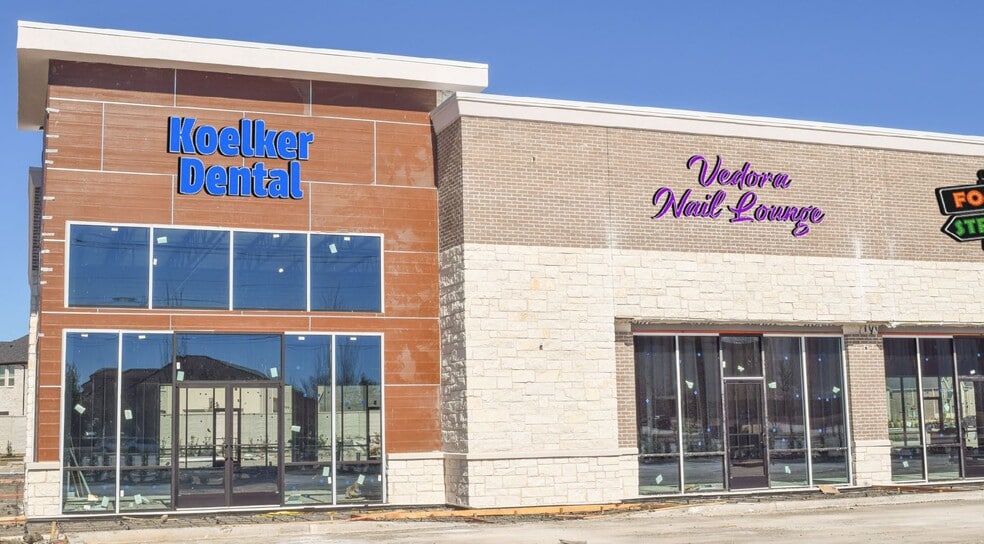 More Photos Of 960 W Exchange Pky, Allen General Retail For Sale