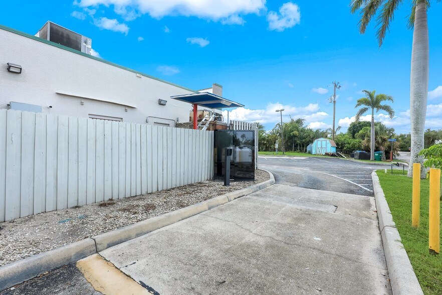 More Photos Of 10493 Stringfellow Rd, Saint James City Storefront Retail Office For Sale