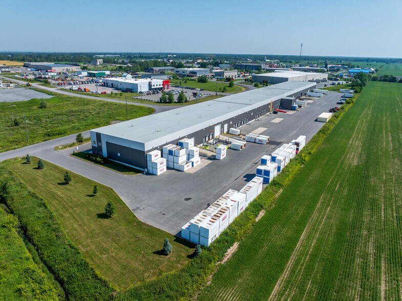 More Photos Of 379B Corduroy Rd, Ottawa Warehouse For Lease