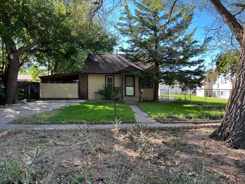More Photos Of 804 S Bailey Ave, North Platte Flex For Sale