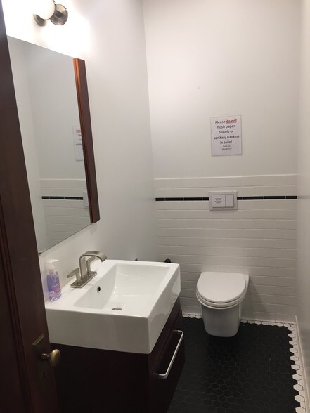 More Photos Of 19 N Grant St, Hinsdale Office For Lease