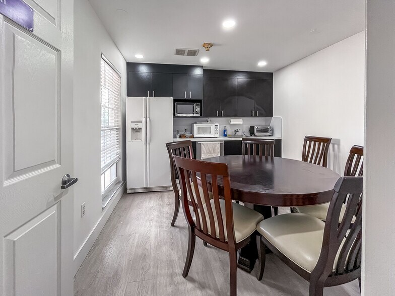 More Photos Of 7777 N University Dr, Tamarac Medical For Sale