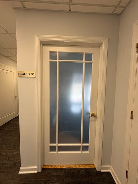 More Photos Of 1704 Maxwell Dr, Wall Township Office For Lease
