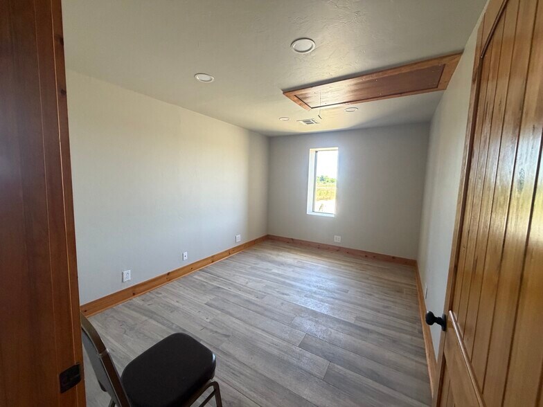More Photos Of 5328 E Market St, Enid Manufacturing For Sale