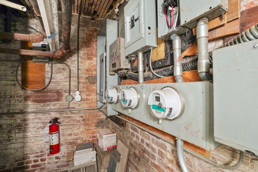 More Photos Of 167 Forbell St, Brooklyn Coworking Space