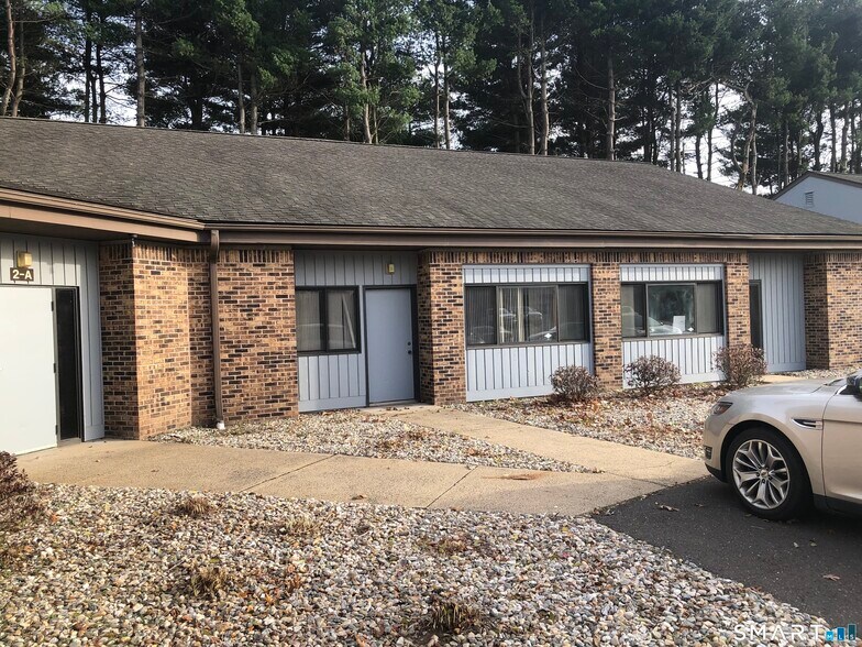Primary Photo Of 400 Chapel Rd, South Windsor Flex For Sale