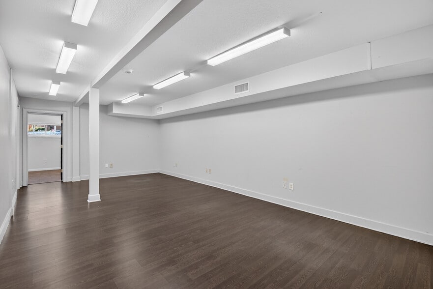 More Photos Of 240 W Main St, Blue Ridge Office For Sale