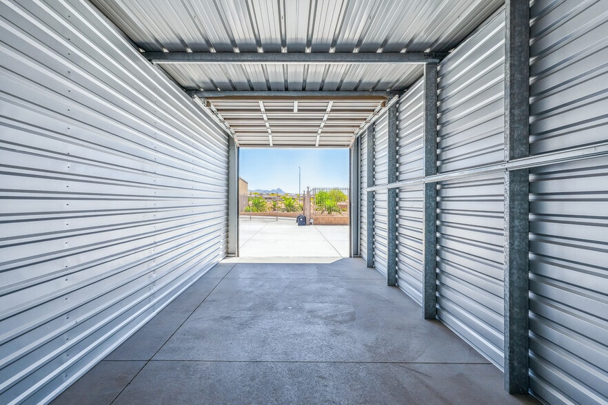 More Photos Of 2485 Adobe Rd, Bullhead City Self Storage For Sale