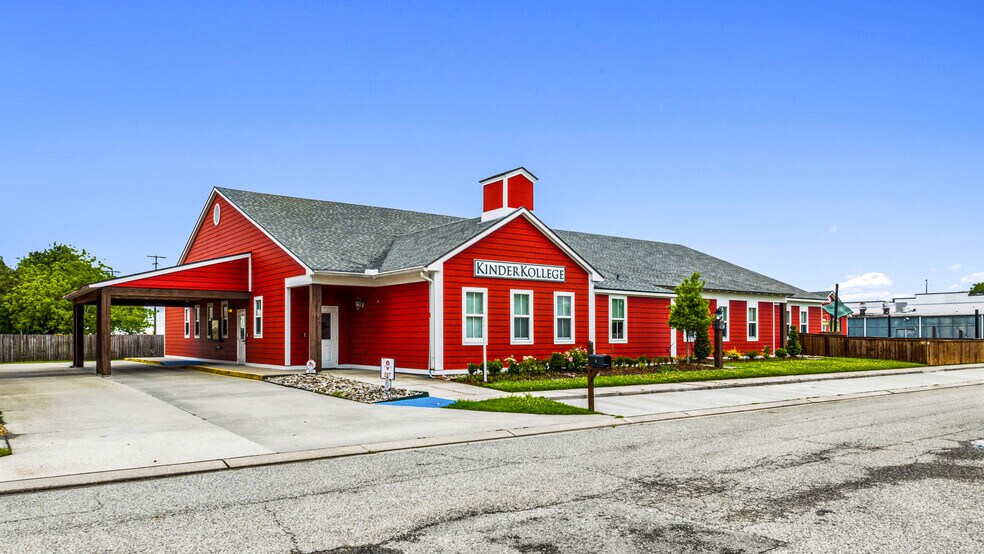 Primary Photo Of 537 Evangeline Trl, Breaux Bridge Daycare Center For Sale