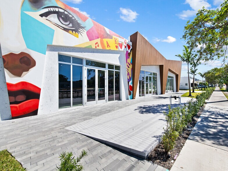 More Photos Of 410-470 NE 1st Ave, Hallandale Restaurant For Lease