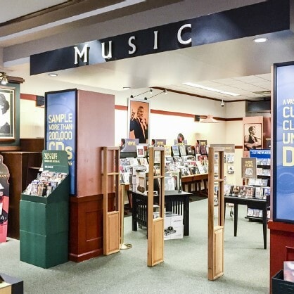 More Photos Of 624 S Green River Rd, Evansville Storefront For Sale