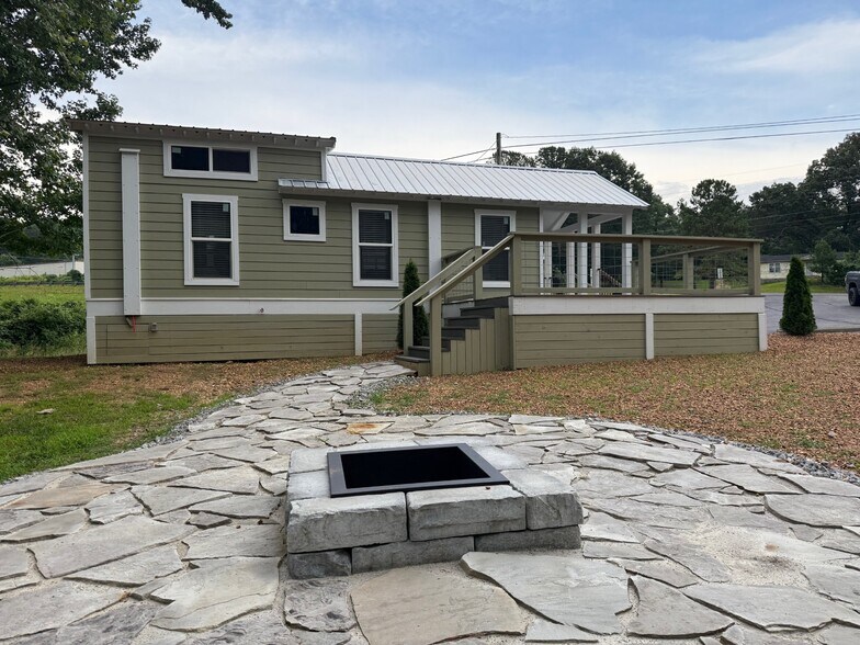 More Photos Of 10959 Highway 79 N, Buchanan Dormitory For Sale