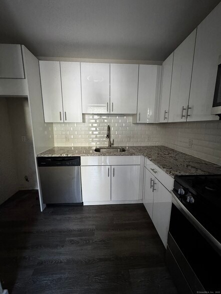 More Photos Of 1435 State St, New Haven Apartments For Sale