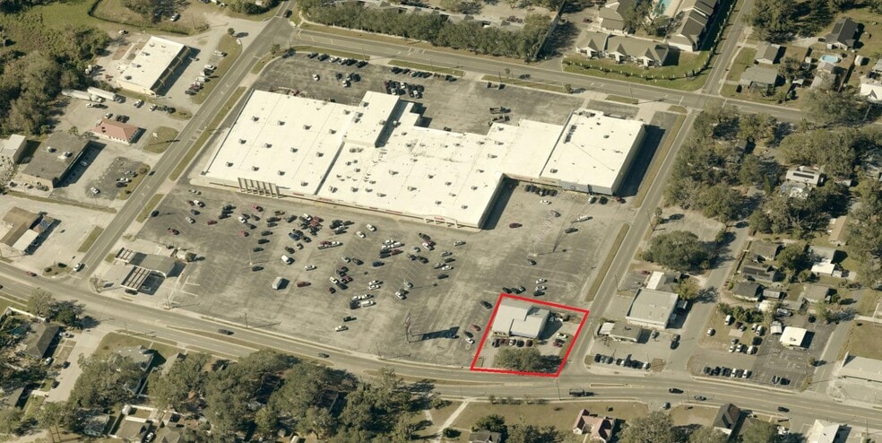 More Photos Of 1309 S Collins St, Plant City Freestanding For Sale