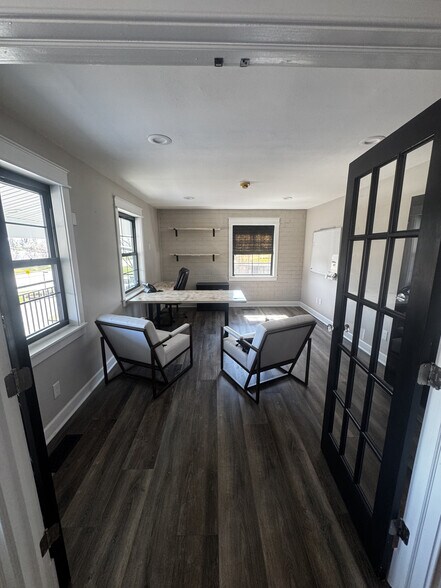 More Photos Of 453 N Lindbergh Blvd, Creve Coeur Office For Sale