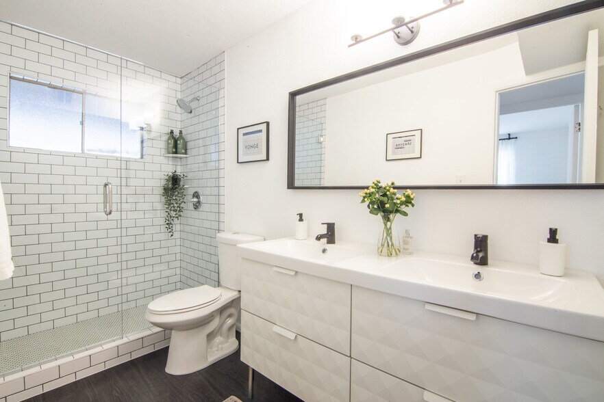 More Photos Of 4711 N 15th Ave, Phoenix Specialty For Sale