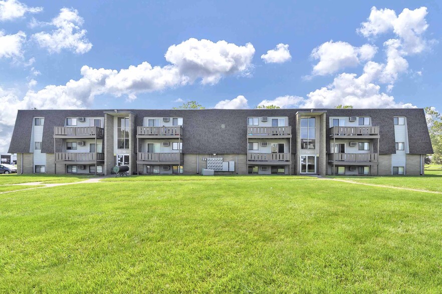 Primary Photo Of 2612 Pioneer Trl, Sandusky Apartments For Sale