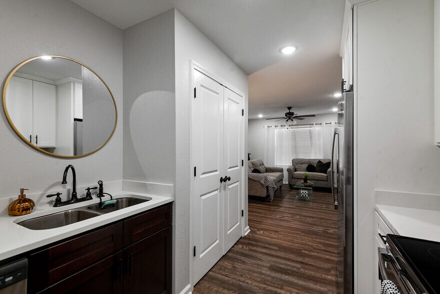 More Photos Of 124 S College St, Mountain Home Apartments For Sale