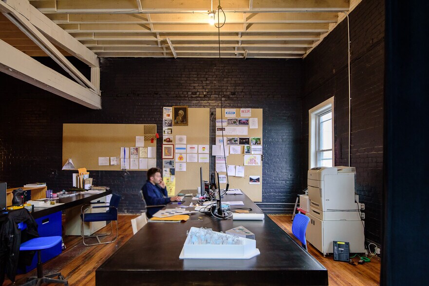 More Photos Of 4884-4892 Grand River Ave, Detroit Storefront Retail Office For Lease