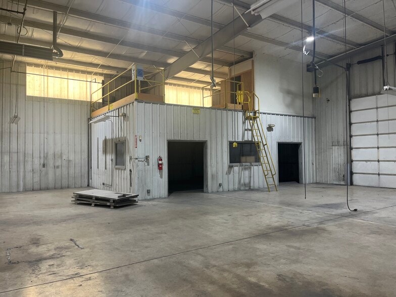 More Photos Of 6625 W Wilshire Blvd, Oklahoma City Manufacturing For Lease