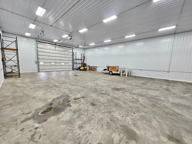 More Photos Of 314 1st St NE, Rugby Light Distribution For Sale