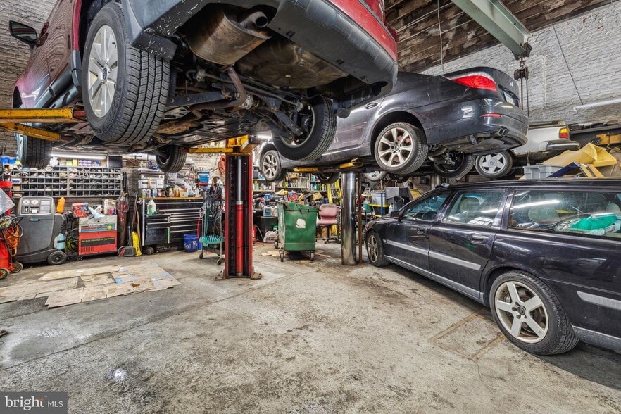 More Photos Of 825-29 Aramingo ave, Philadelphia Service For Sale