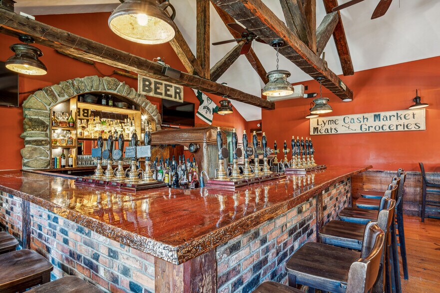 More Photos Of 9 Main St, Lyme Hospitality For Sale