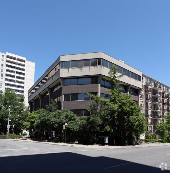 More Photos Of 250 Merton St, Toronto Office For Lease