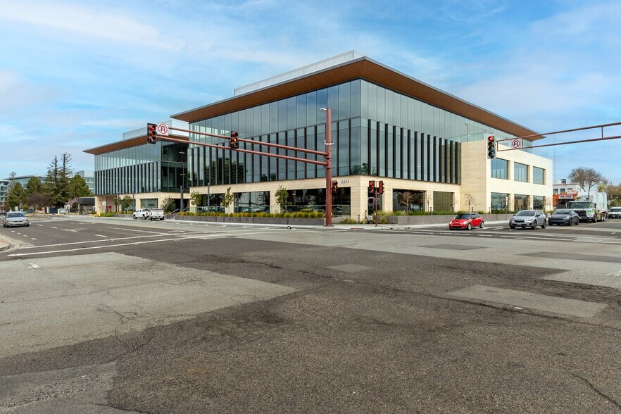 More Photos Of 1091 Industrial Rd, San Carlos Research And Development For Lease