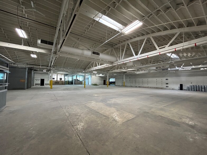 Primary Photo Of 2950 N Western Ave, Chicago Manufacturing For Lease