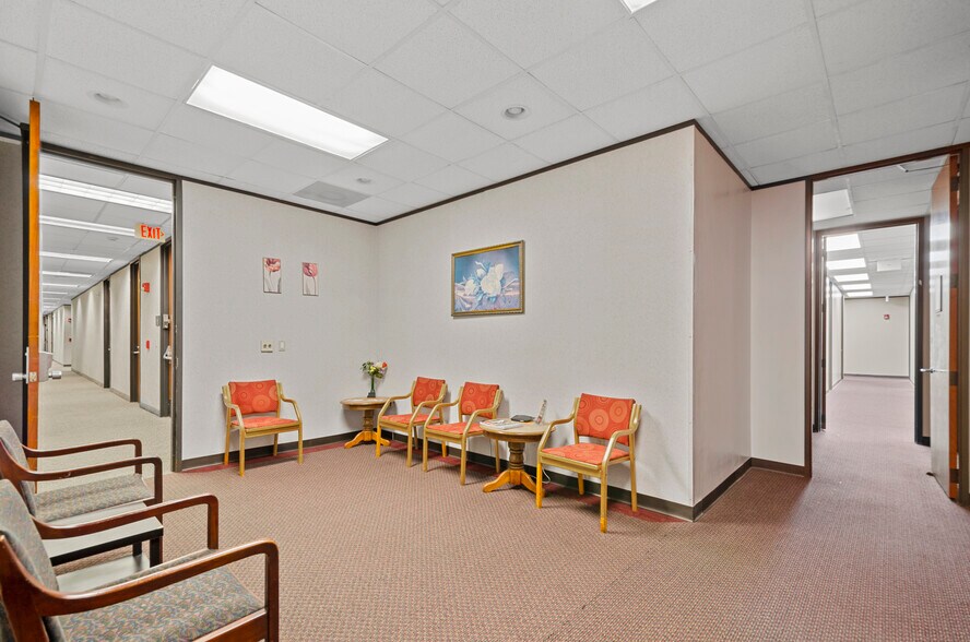 More Photos Of 1002 Gemini St, Houston Office For Lease