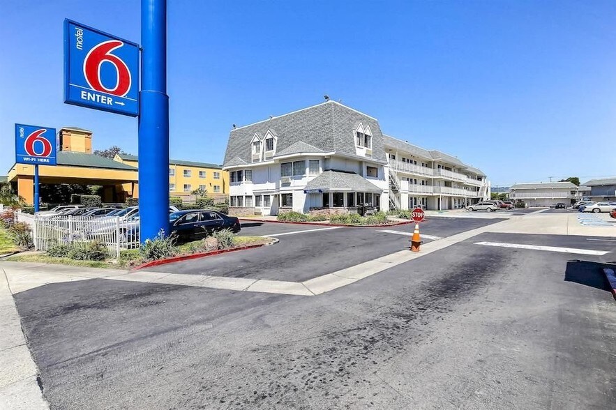 More Photos Of 8480 Edes Ave, Oakland Hotel For Sale