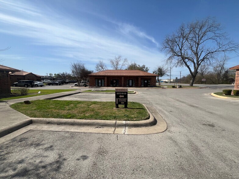 More Photos Of 821 Grand Avenue Pky, Pflugerville Medical For Lease