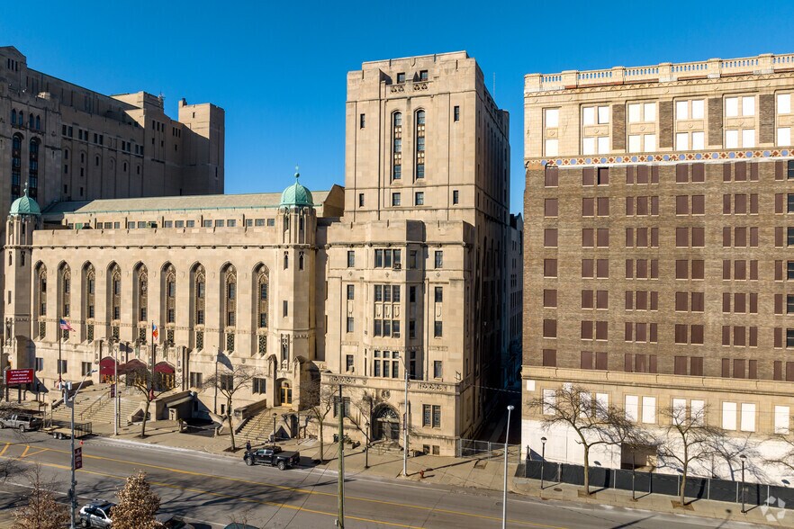 Primary Photo Of 434 Temple St, Detroit Office For Sale