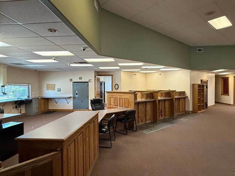 More Photos Of 500 U.S. 50 Business Loop, Olathe General Retail For Sale