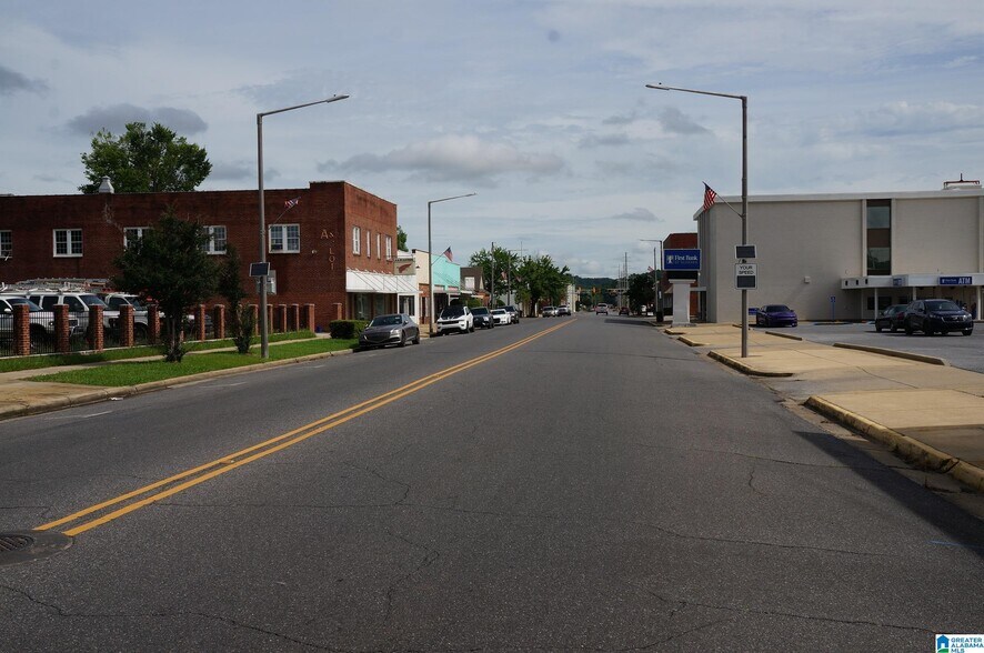 More Photos Of 103-107 N Norton Ave, Sylacauga Storefront For Sale