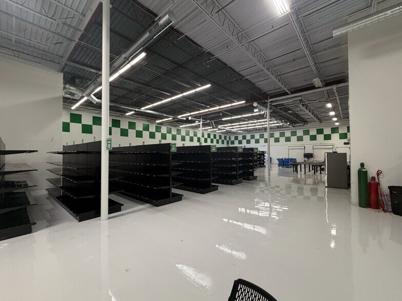 More Photos Of 6500 N Lamar Blvd, Austin General Retail For Lease